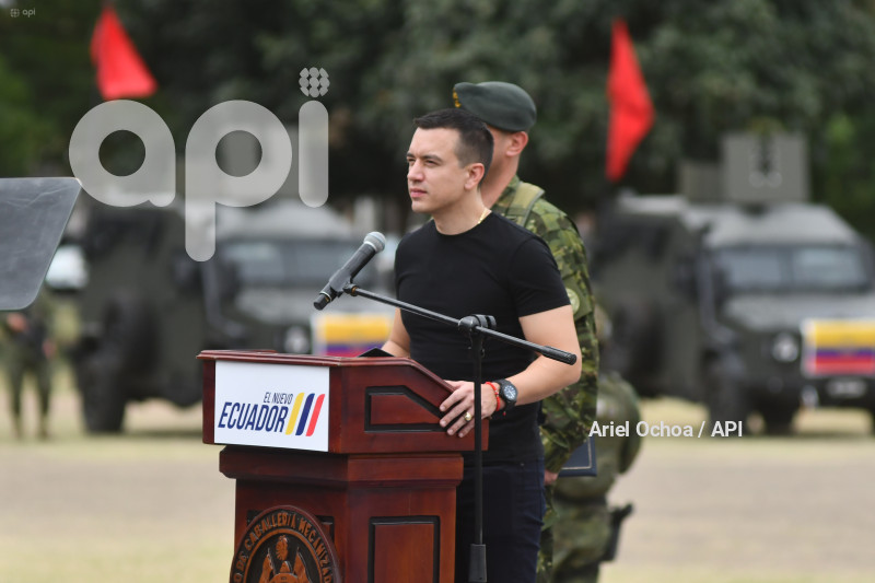PORTOVIEJO-DANIEL-NOBOA-VEHICULOS-MILITARES