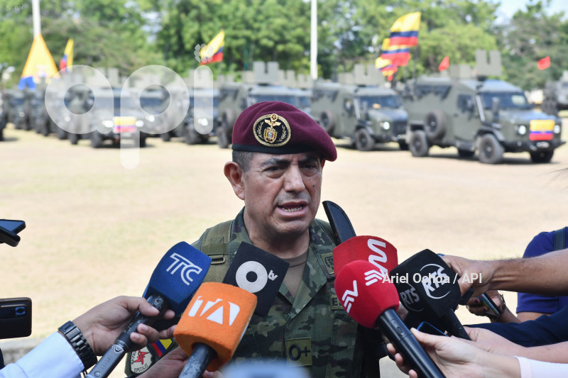 PORTOVIEJO-DANIEL-NOBOA-VEHICULOS-MILITARES
