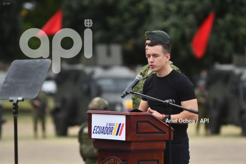 PORTOVIEJO-DANIEL-NOBOA-VEHICULOS-MILITARES