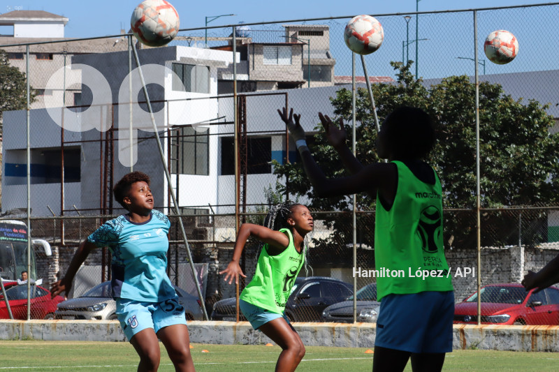 FBL-SUPERLIGA-FEMENINA-ECUABET-CATÓLICA-ÑAÑAS