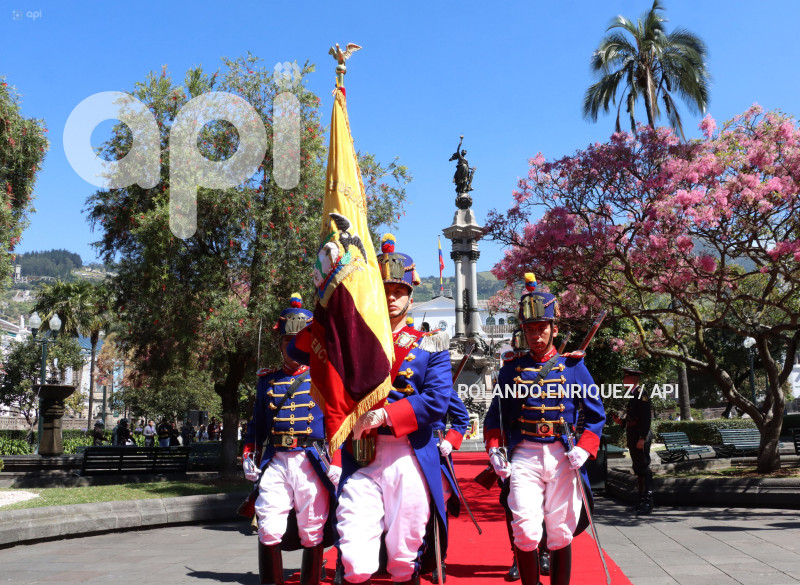 OFRENDA-FLORAL-HEROES-10-AGOSTO