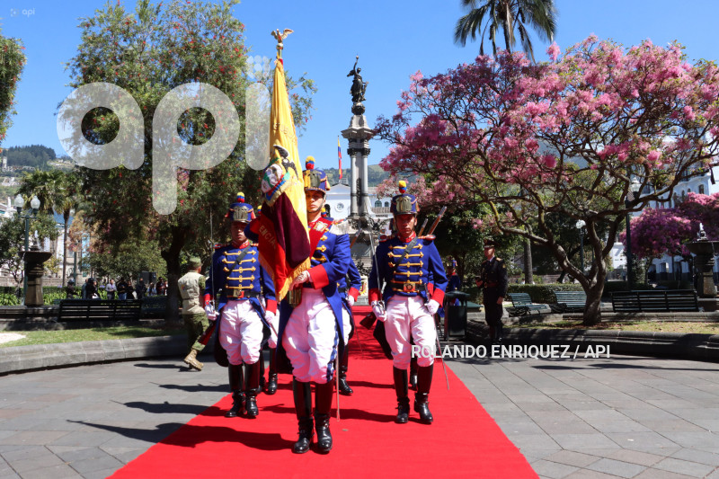 OFRENDA-FLORAL-HEROES-10-AGOSTO