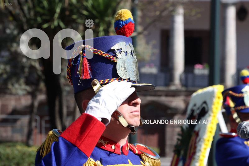 OFRENDA-FLORAL-HEROES-10-AGOSTO