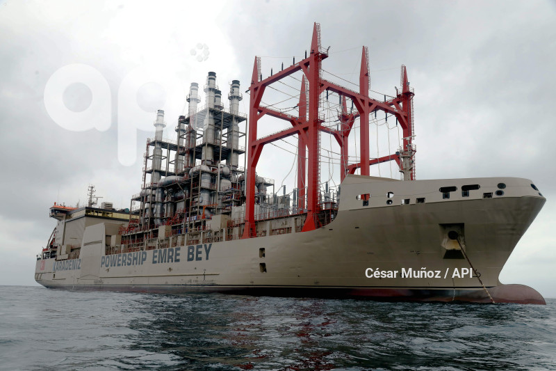 GYE-BARCAZA KARPOWERSHIP 1