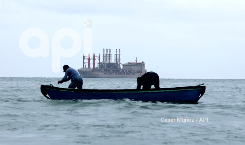 GYE-BARCAZA KARPOWERSHIP 1