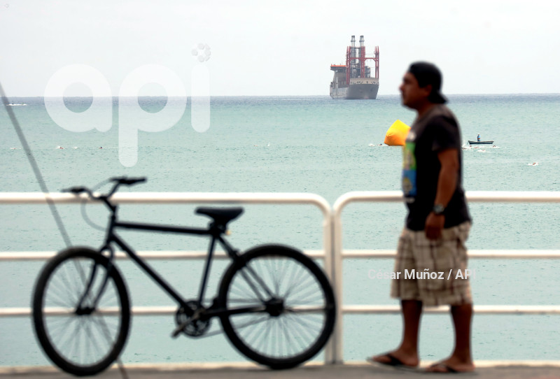 GYE-BARCAZA KARPOWERSHIP 1