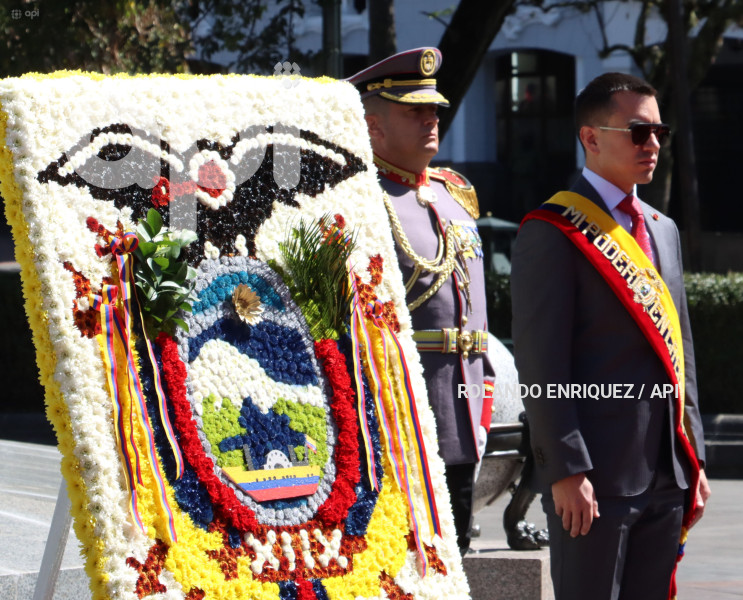 OFRENDA-FLORAL-HEROES-10-AGOSTO