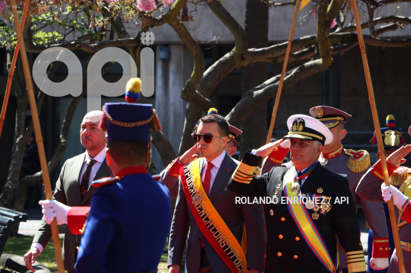 OFRENDA-FLORAL-HEROES-10-AGOSTO