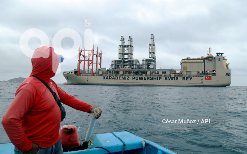 GYE-BARCAZA KARPOWERSHIP 1