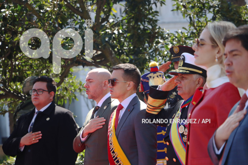 OFRENDA-FLORAL-HEROES-10-AGOSTO