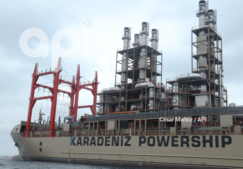 GYE-BARCAZA KARPOWERSHIP 1