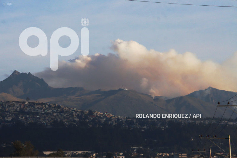 INCENDIO-LADERAS-PICHINCHA