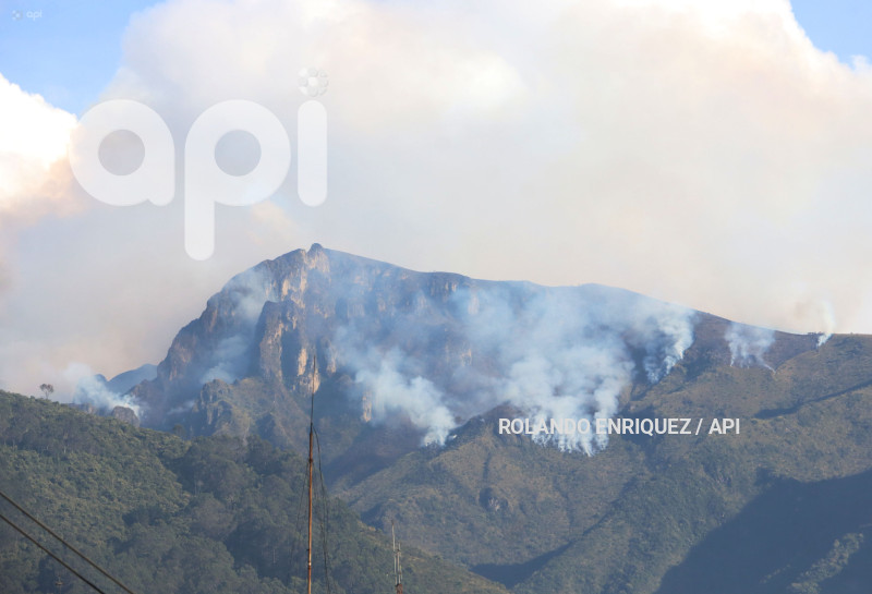 INCENDIO-LADERAS-PICHINCHA