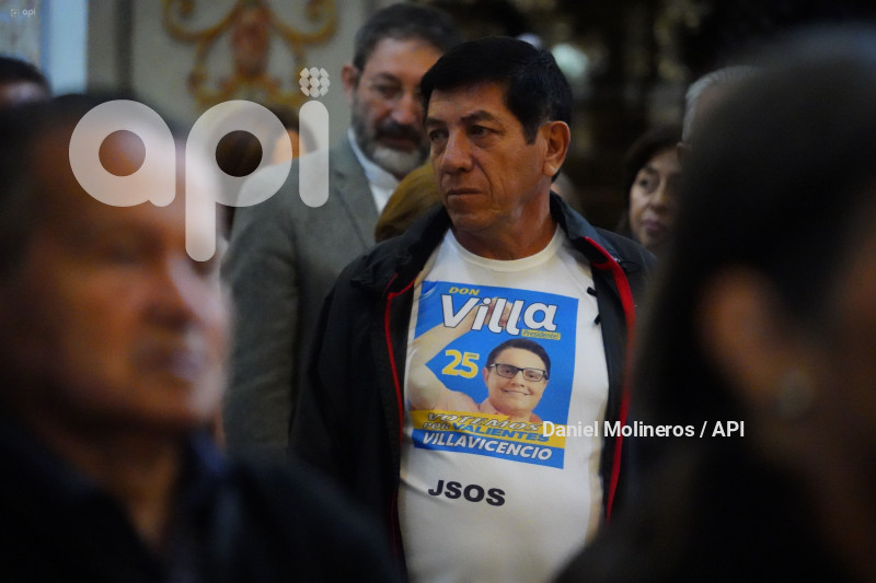 HOMENAJE FERNANDO VILLAVICENCIO