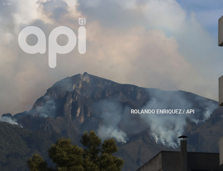 INCENDIO-LADERAS-PICHINCHA