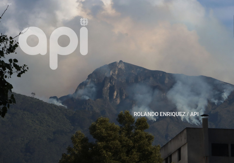 INCENDIO-LADERAS-PICHINCHA