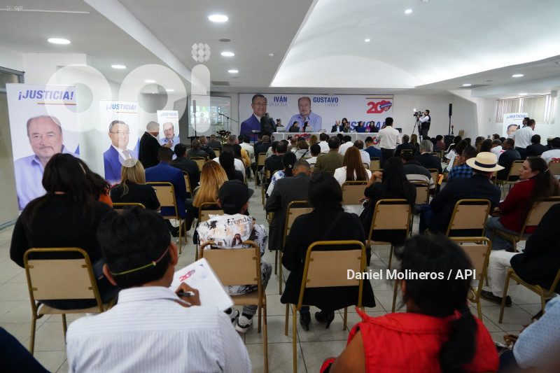 DEMOCRACIA SI SAQUICELA
