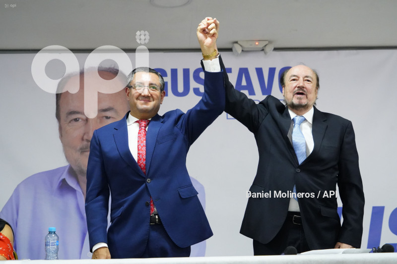 DEMOCRACIA SI SAQUICELA