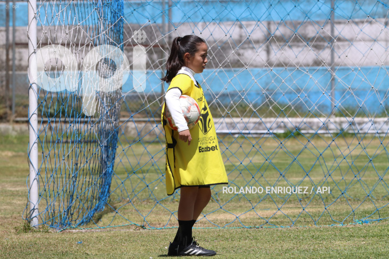 FBL-SUPERLIGA-FEMENINA-NANAS-MACARA