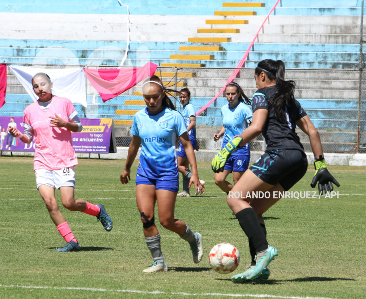 FBL-SUPERLIGA-FEMENINA-NANAS-MACARA