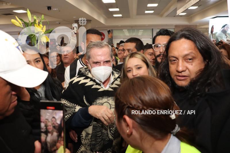 ARRIBO-RICARDO-PATINO