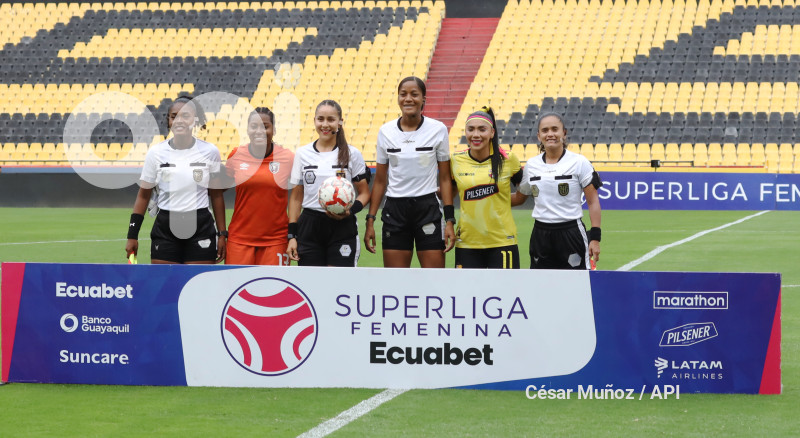 FBL-SUPERLIGA-BARCELONA-LEONES DEL NORTE