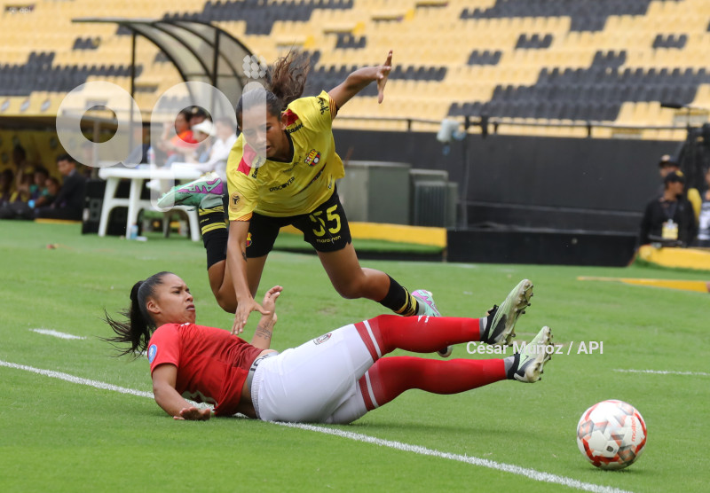 FBL-SUPERLIGA-BARCELONA-LEONES DEL NORTE