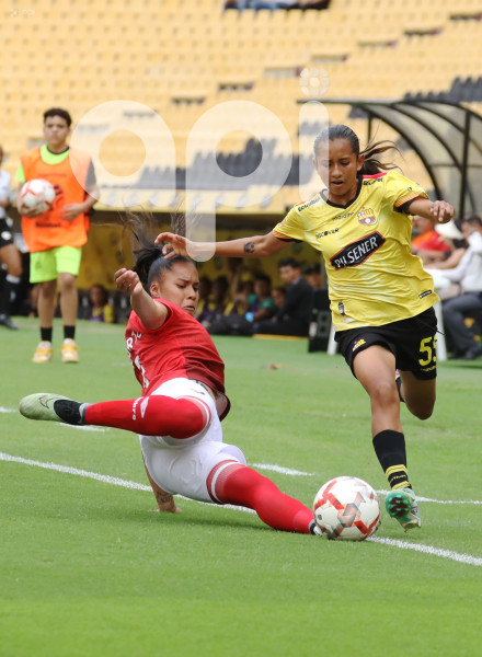 FBL-SUPERLIGA-BARCELONA-LEONES DEL NORTE
