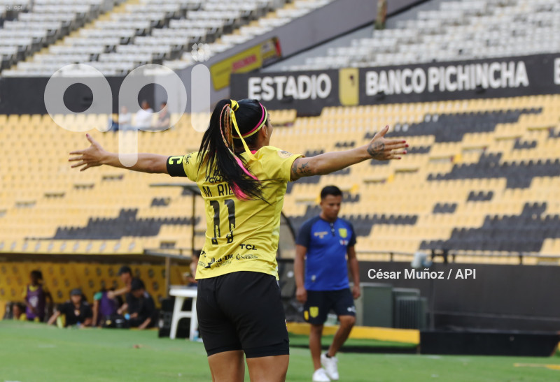 FBL-SUPERLIGA-BARCELONA-LEONES DEL NORTE