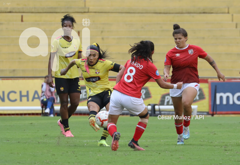 FBL-SUPERLIGA-BARCELONA-LEONES DEL NORTE