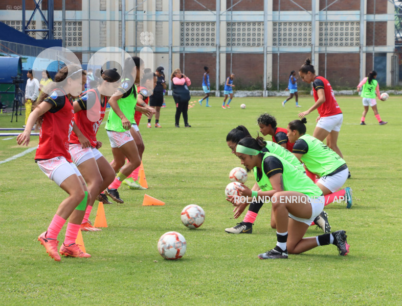 FBL-SUPERLIGA-FEMENINA-NANAS-UNIVERSIDAD-CATOLICA