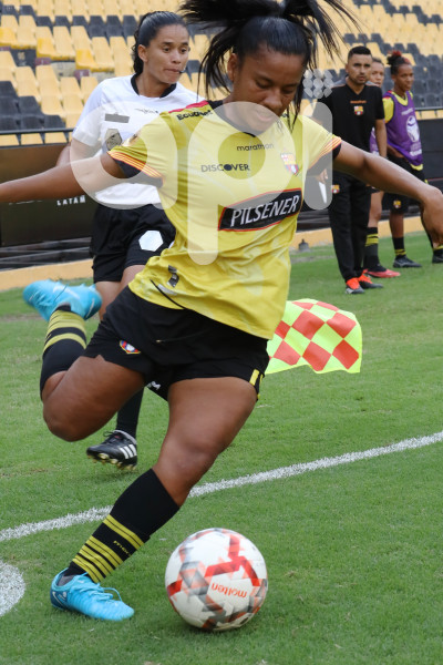 FBL-SUPERLIGA-BARCELONA-LEONES DEL NORTE