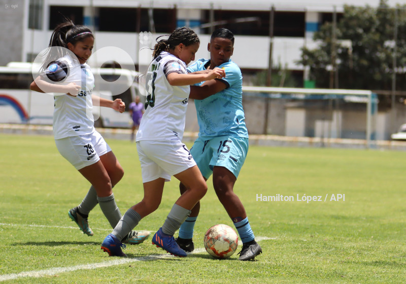 FBL-SUPERLIGA-FEMENINA-ECUABET-CATÓLICA-MACARÁ