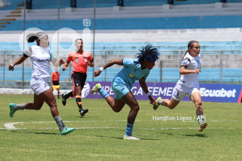 FBL-SUPERLIGA-FEMENINA-ECUABET-CATÓLICA-MACARÁ