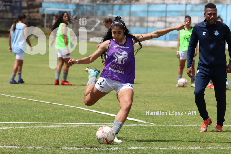 FBL-SUPERLIGA-FEMENINA-ECUABET-CATÓLICA-MACARÁ