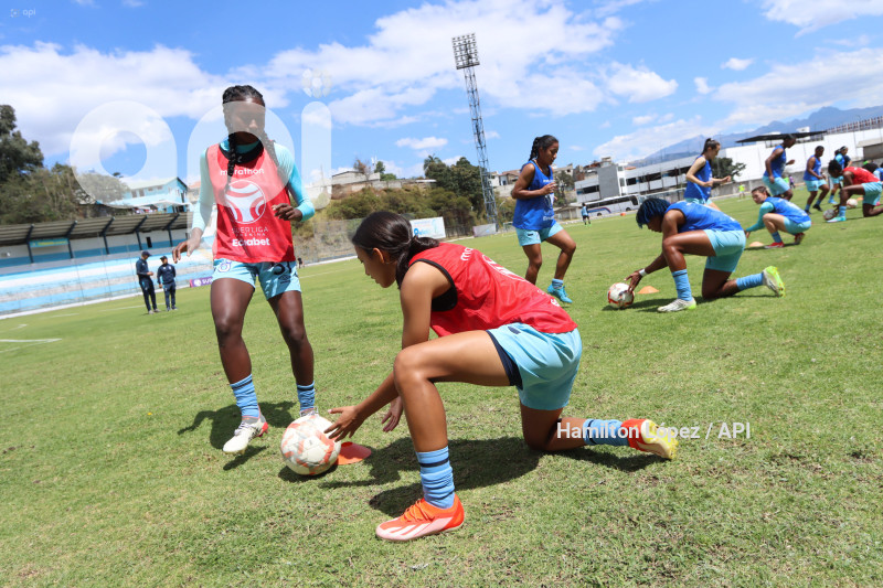 FBL-SUPERLIGA-FEMENINA-ECUABET-CATÓLICA-MACARÁ