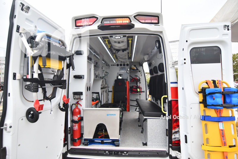 MANTA-ENTREGA-AMBULANCIAS