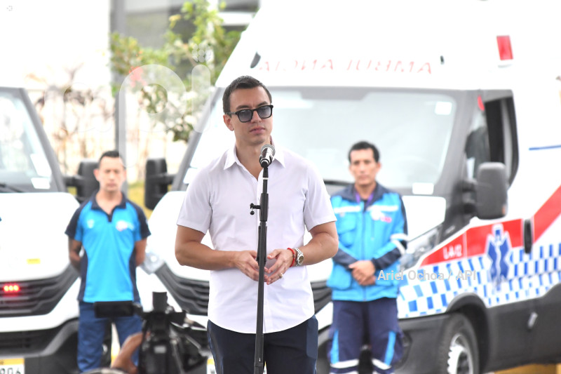 MANTA-ENTREGA-AMBULANCIAS