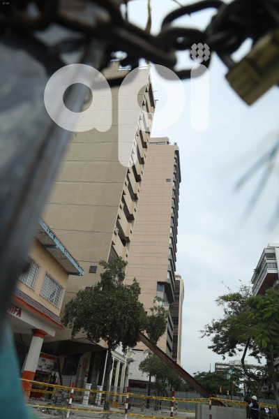 GYE-DEMOLICION EDIFICIO FANTASIA
