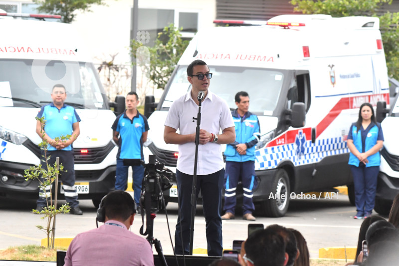 MANTA-ENTREGA-AMBULANCIAS
