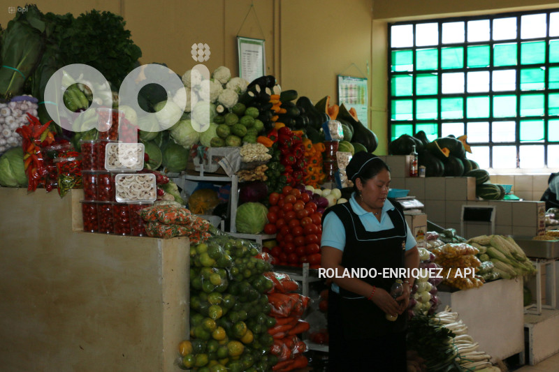 MERCADOS-QUITO-DESCARTAN-MOVILIZACION