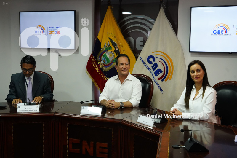 CONSTRUYE CUCALON LARREA