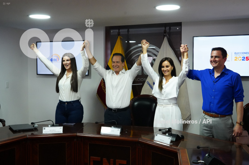 CONSTRUYE CUCALON LARREA