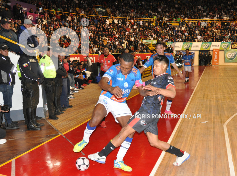 CUENCA-SIMON BOLIVAR-PENTACAMPEON