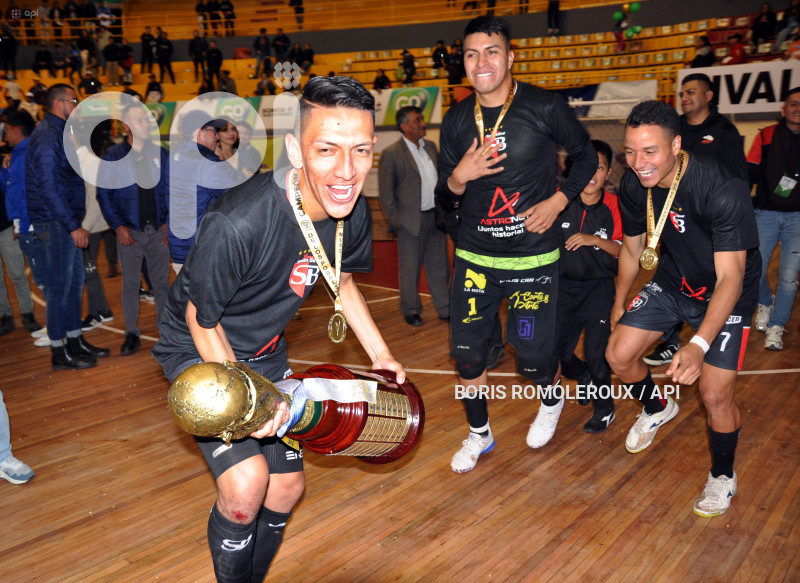 CUENCA-SIMON BOLIVAR-PENTACAMPEON