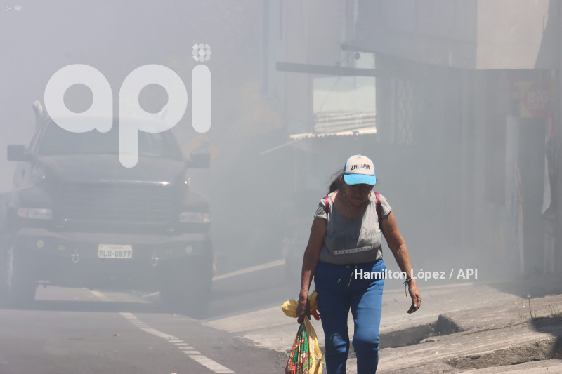 UIO-INCENDIO-CIMA-LIBERTAD