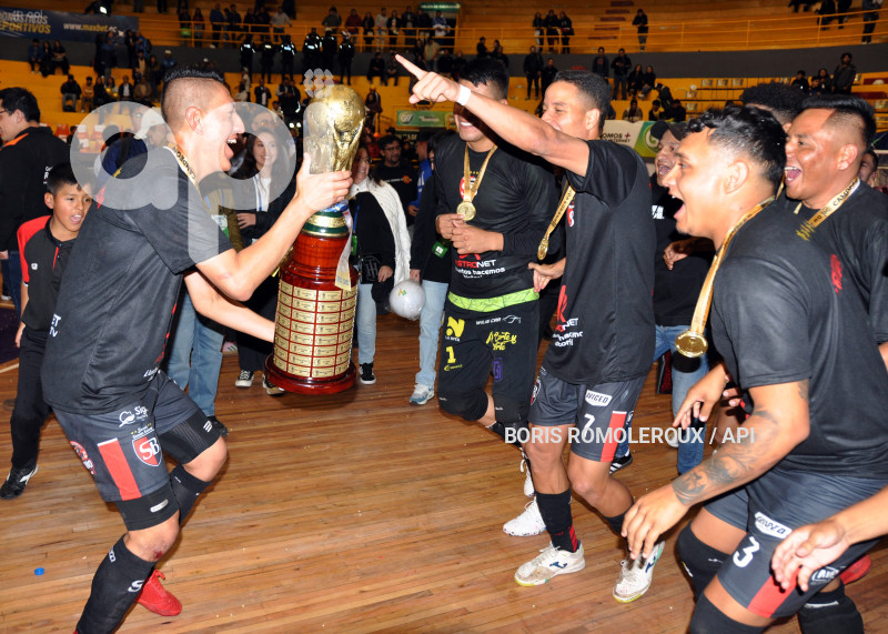 CUENCA-SIMON BOLIVAR-PENTACAMPEON