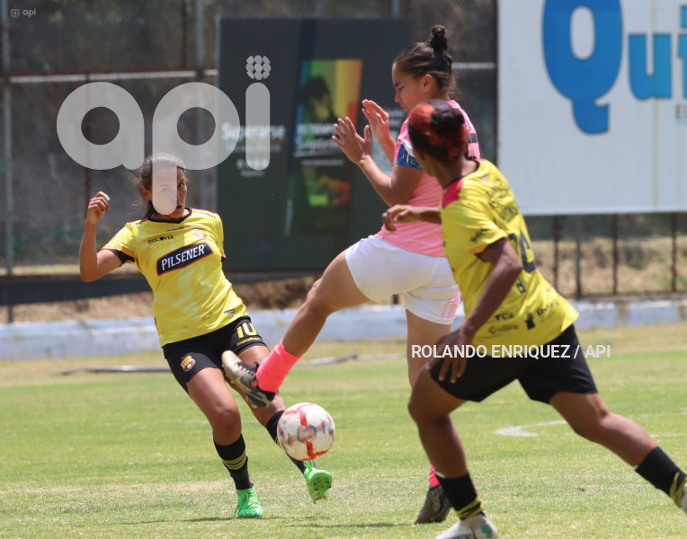 FBL-SUPERLIGA-FEMENINA-NANAS-BARCELONA