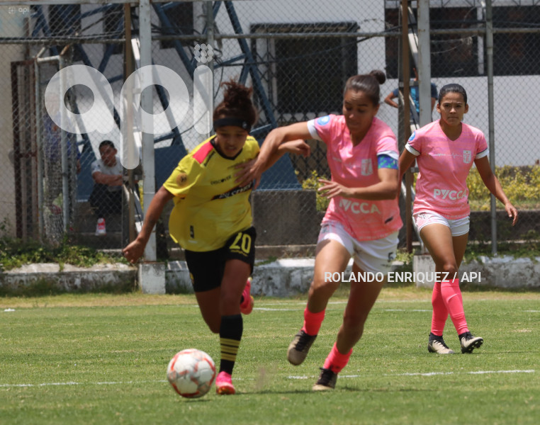 FBL-SUPERLIGA-FEMENINA-NANAS-BARCELONA