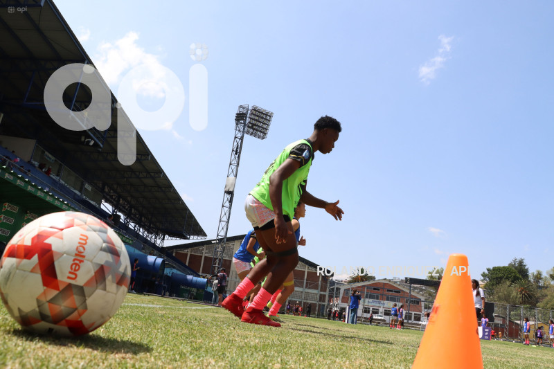 FBL-SUPERLIGA-FEMENINA-NANAS-BARCELONA